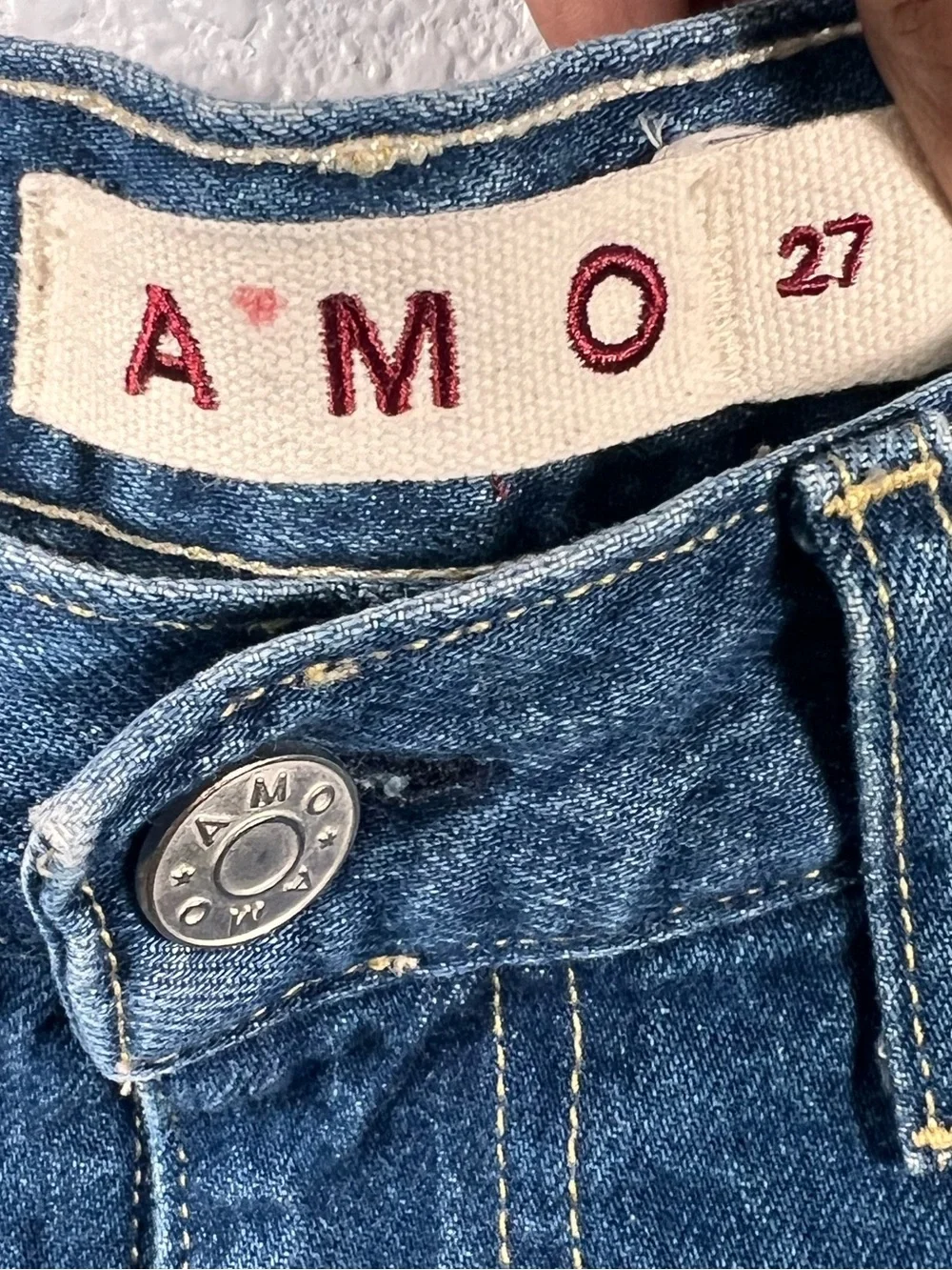 AMO - BILLIE JEANS Cropped Straight Leg Sz 27 Cotton in Stunner